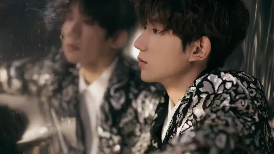 男明星王源tf明星风尚壁纸1