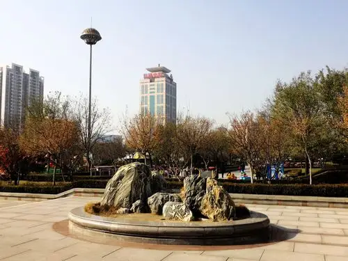 【泰安市人民政府广场】