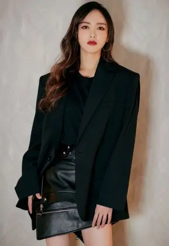 穿西装的女星有多飒,刘亦菲上演西装杀,杨幂表现出超一流水准!