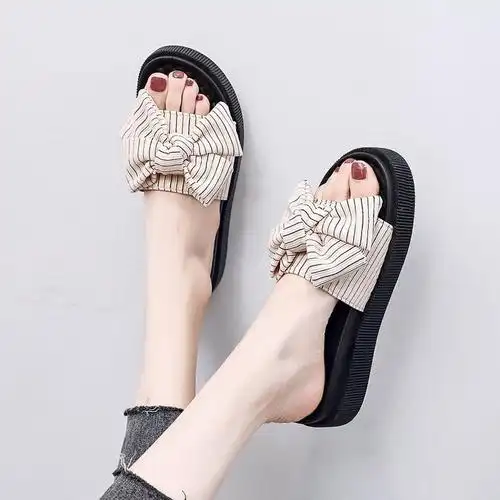 时尚外穿拖鞋女2022年新款夏季外穿洋气女士时尚ins潮露趾一字女凉