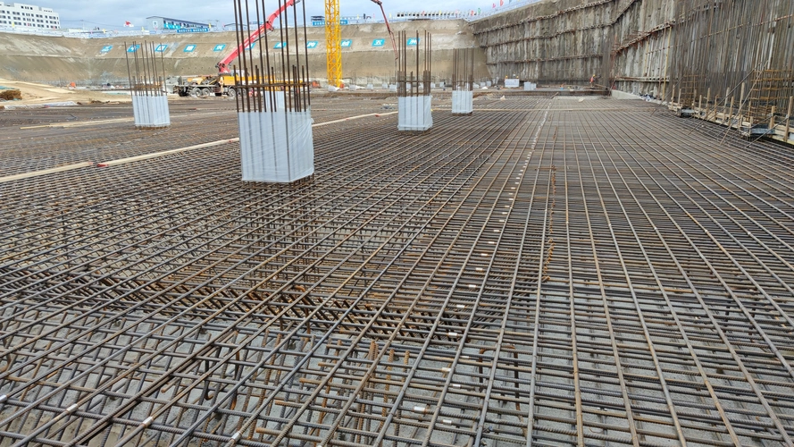 心血管区域医疗中心筏板基础钢筋网施工