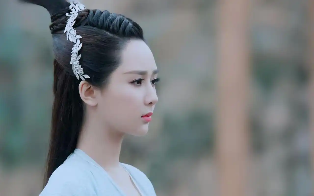 不好看的杨紫因体重再次引发群嘲要凉了吗