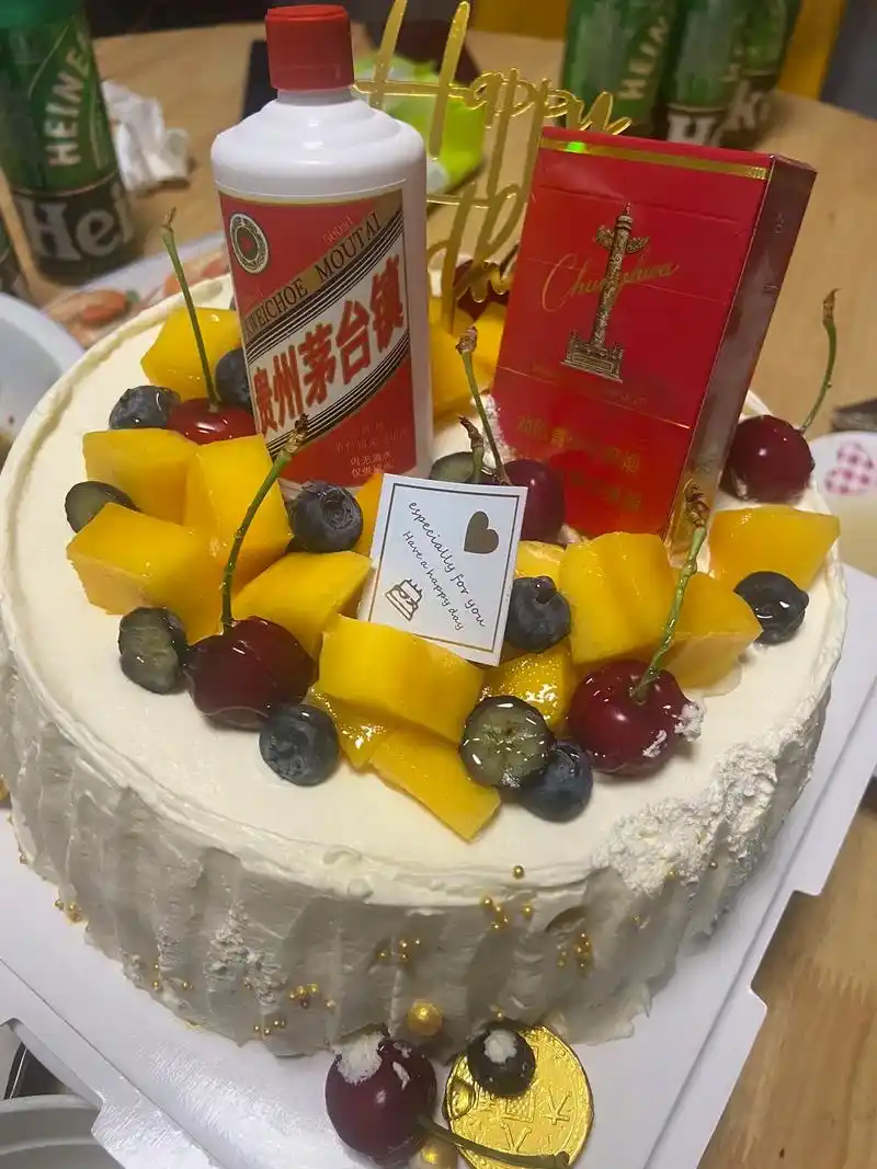 养我的人慢慢变老,给不了您隆重的生日宴,也没有最好