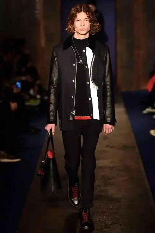 吴亦凡走秀2016伦敦男装周,帅炸!帅炸!帅炸!