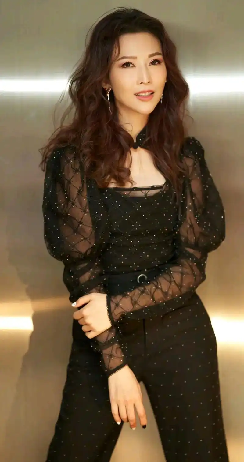 蔡少芬高清写真魅力十足,优雅性感,风姿绰约