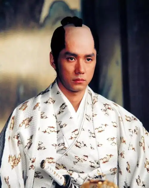 将中间的头发剃掉,宛如地中海,古代日本男子为何流行这样的发型插图2