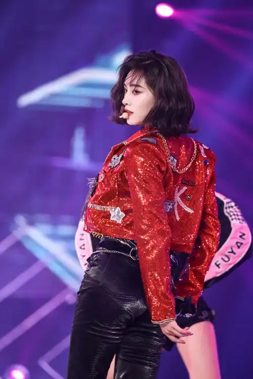 许佳琪poisonkandy舞台首秀##许佳琪钢管舞好魅