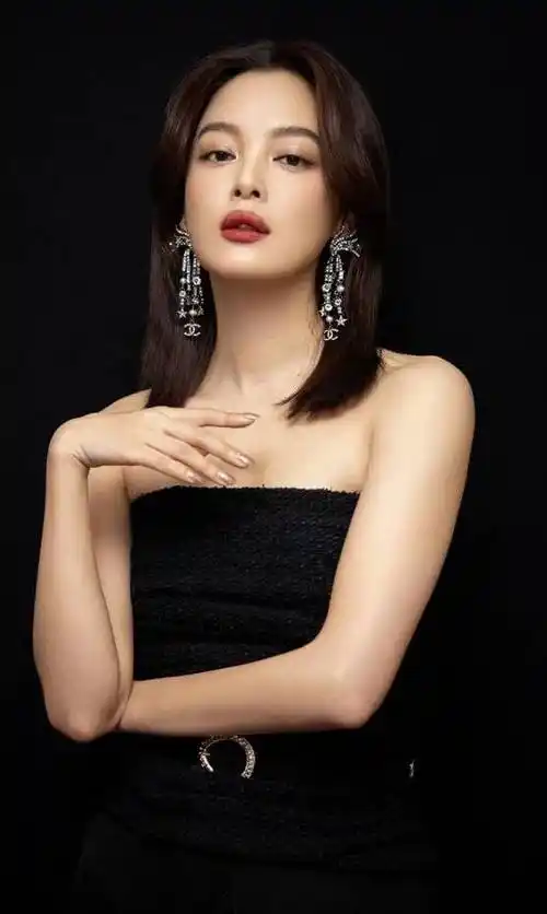 关于美女辛芷蕾两个梗名字没起好长得像宋慧乔梅婷