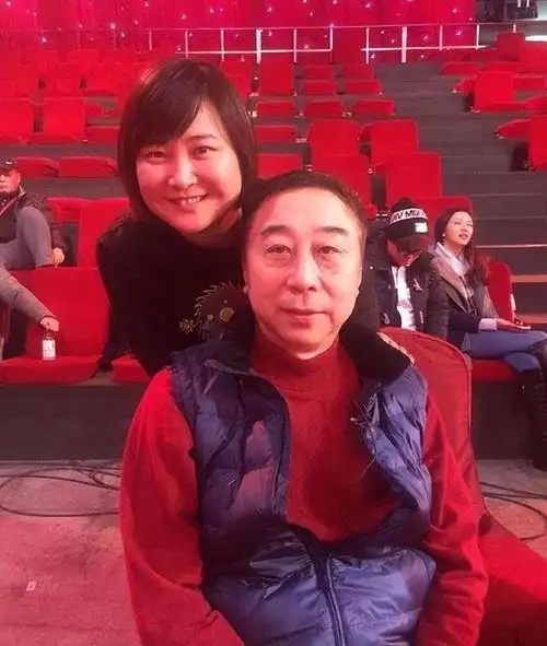 回顾贾玲父亲贾文田始终走不出丧妻之痛我对不起的是女儿贾丹