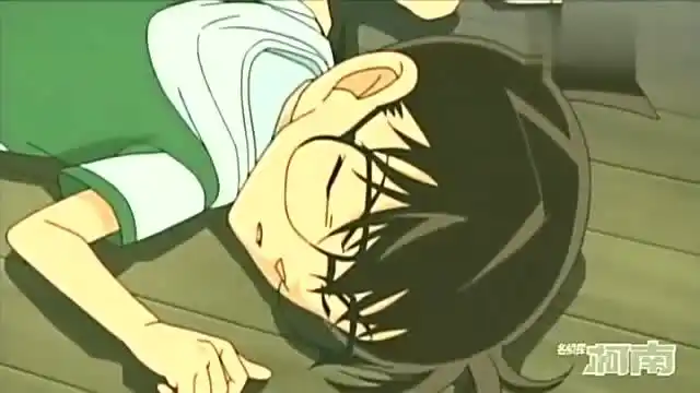 怪盗基德为何要先把柯南晕掉?小哀在一旁苦苦思索!终于有线索!