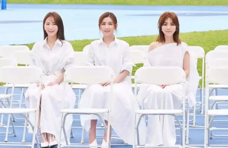 she出道17年吊打娱乐圈塑料姐妹花她们诠释了友谊最美好的样子