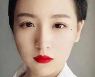 事业方面个人敢打敢拼,加上个人心机细腻做事也能坚持,事业运比拟好