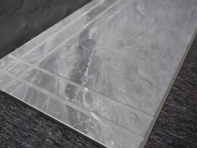 今年的高安陶瓷采购节上,黑白灰现代简约风格的通体大理石瓷砖成为