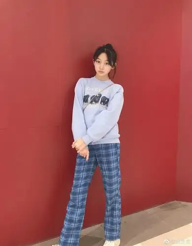 05后青春美少女曲芷含