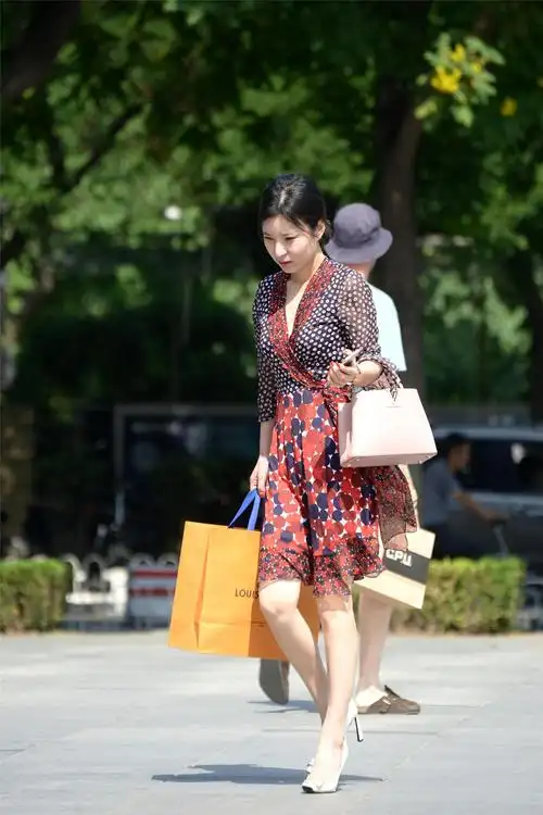 穿裙子,为什么要选择高跟鞋?不仅仅是因为美女喜欢高跟鞋|高跟鞋|美女