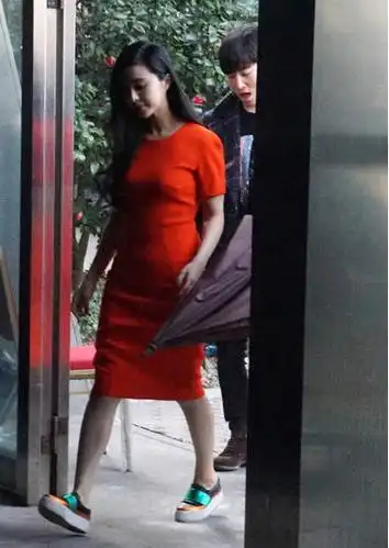 别再说范冰冰胖得怀孕了,现在她气得饭都不吃!