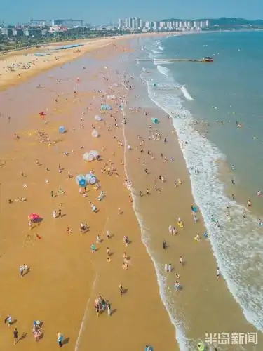 这种景观是青岛夏日海滩专属