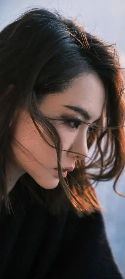 高冷女王戚薇高清手机壁纸