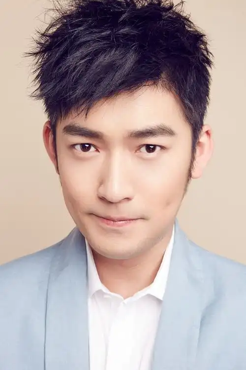 张博夏日时尚大片曝光 尽显反差萌