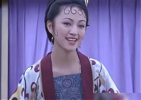 她曾在27岁凭妲己一角走红嫁娱乐圈大佬王菲都给她当伴娘