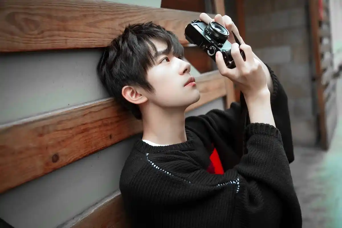 易烊千玺红眼航班易烊千玺红眼航班什么意思什么梗易烊千玺红眼航班