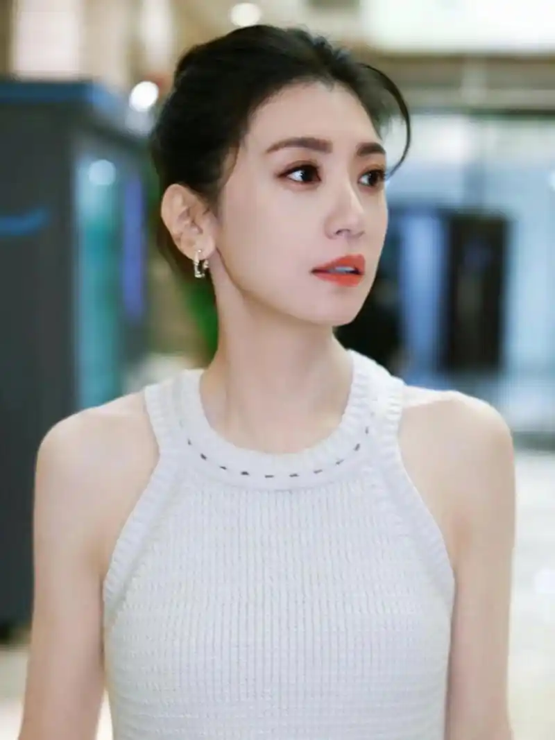 🎀 贾静雯 | 颜值与穿搭的完美结合🎀  她的美丽简直让人惊艳