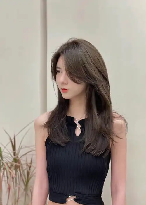 发型设计中长发高层次感发型