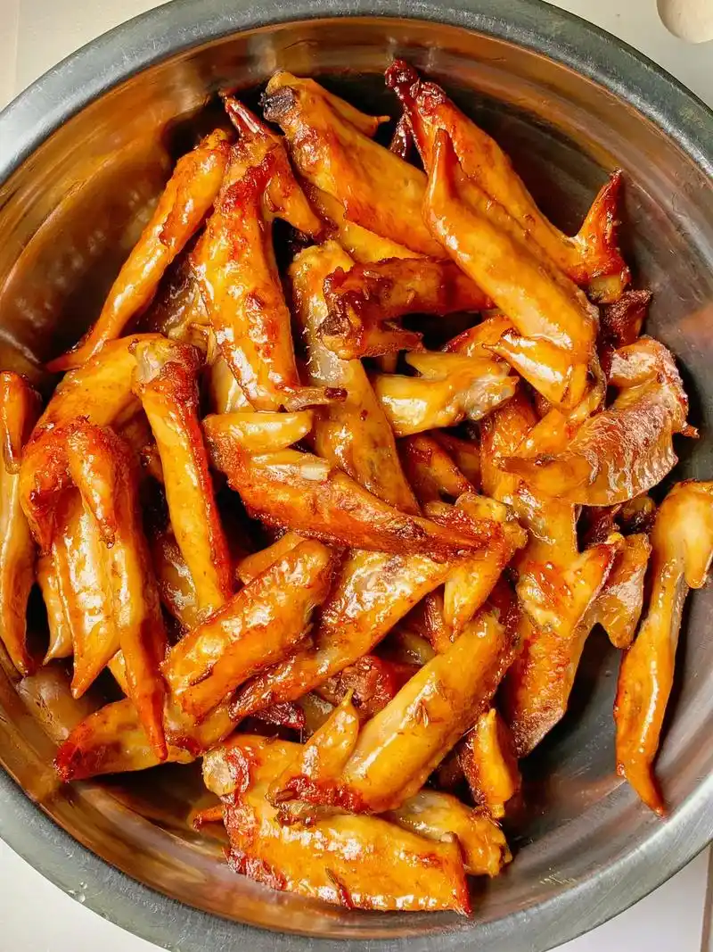 空气炸锅烤鸡翅尖.宅家今天烤翅尖真是太美味了!  有没有爱啃 - 抖音