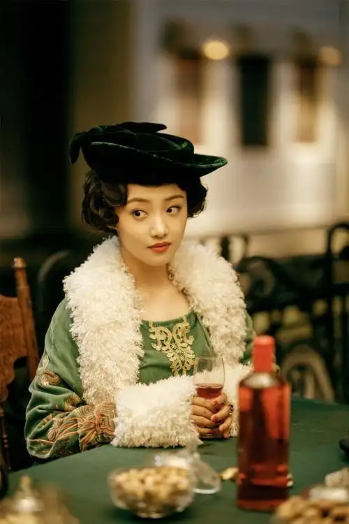 吴佳怡新剧烈火军校定档与许凯上演冤家互怼