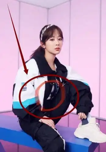 杨紫拍照忘p肚子了看到三层游泳圈后粉丝彻底沸腾了