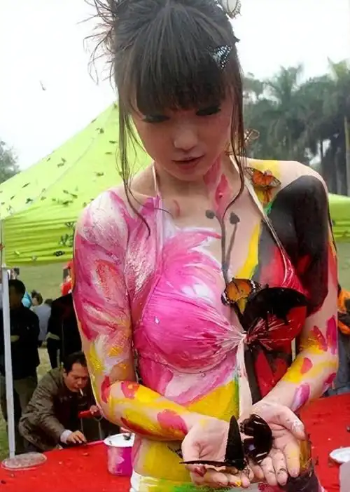 第一"裸模"张筱雨的风云36式|模特|刘亦菲|林志玲|裸体艺术|人体艺术