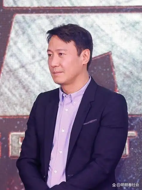 香港男神老了10位男星白发照成龙一夜苍老刘德华也逃不过