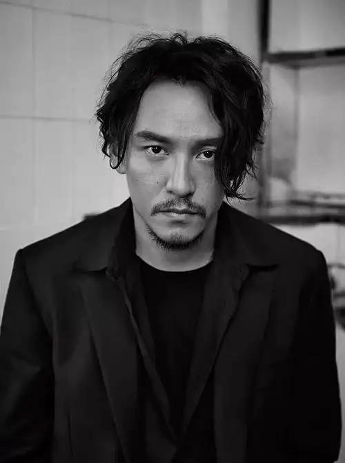 张震井柏然张若昀近两年,一款复古又中性的长发因为吴亦凡,权志龙