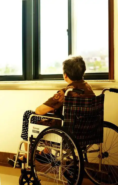 敬老院里的老人们