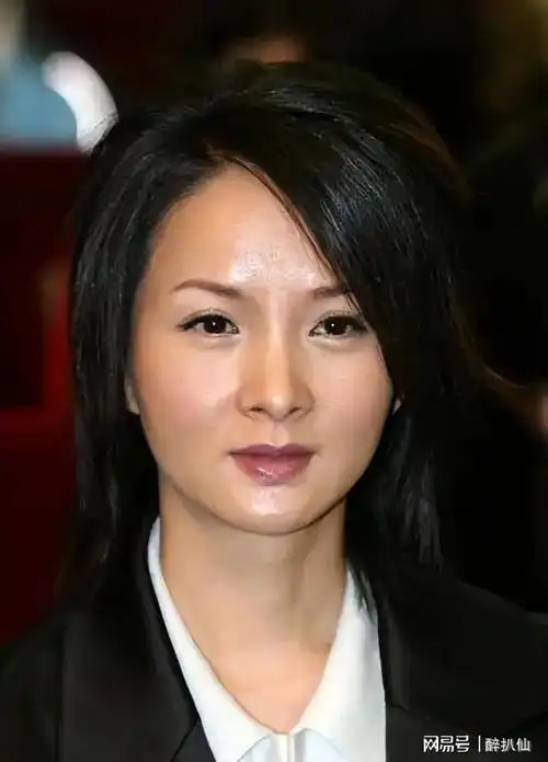 谢兰嫁大11岁师小红不生孩子愁坏家人41岁为爱生子终获幸福