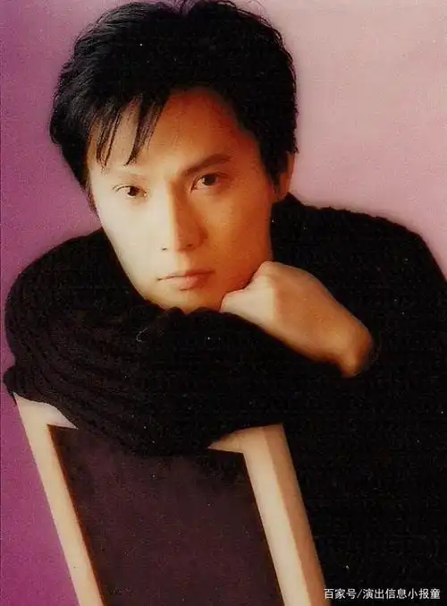 张信哲的声音在当年也饱受争议,然而却成了情歌典范