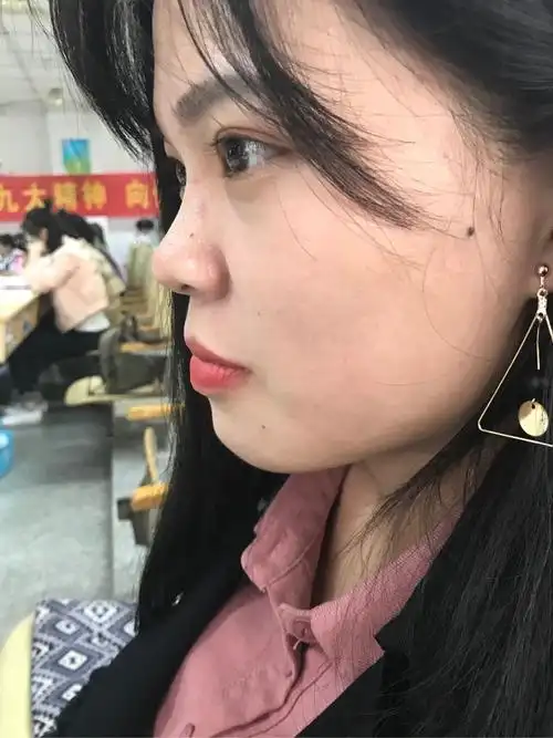 女生塌鼻子是种怎样的体验?