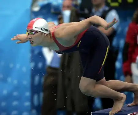 图文杨雨世锦赛夺铜比赛时的出发动作