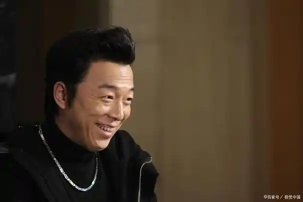 黄渤的搞笑能力是众所周知的,他在各个场合都能够制造出令人捧腹大笑