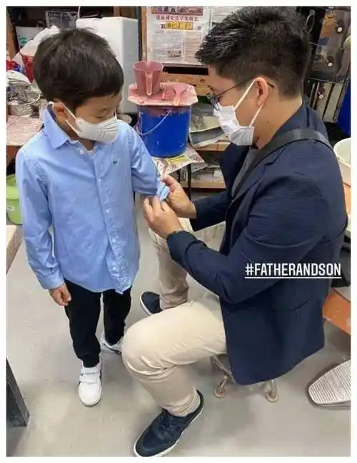 霍启刚7岁儿子豪车曝光网友惊叹炫富行为掀起热议