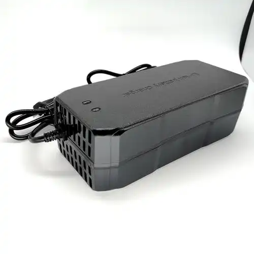 60v8a电动车锂电池充电器适用三元67.2v71.4v铁锂73v量大从优