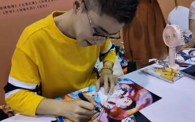 杭州yemo动漫节续续点灯东西片段