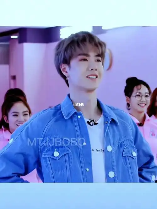 男人真的很难把女团舞跳的那么好看,漂亮老师#王一博  #王一博女团舞