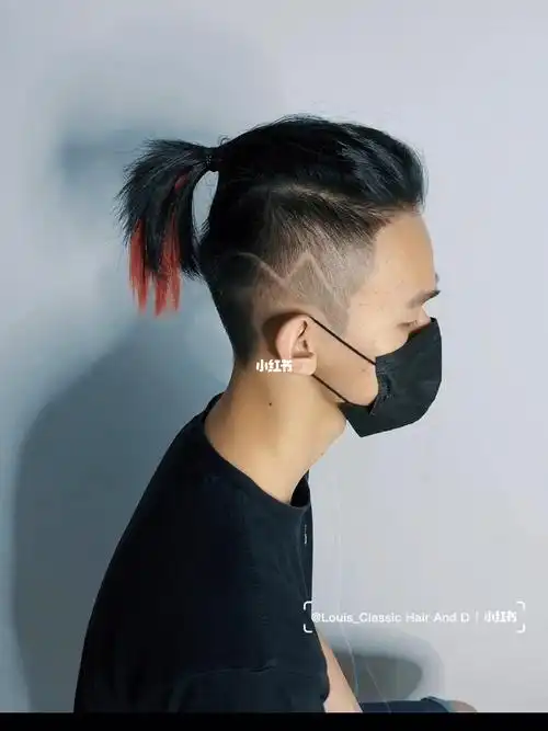 男生发型武士头