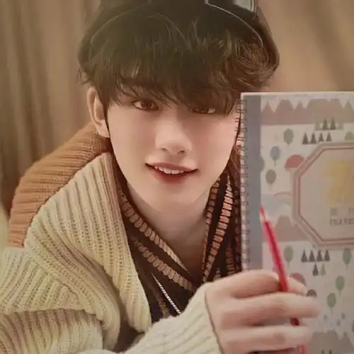 丁程鑫的神仙头像