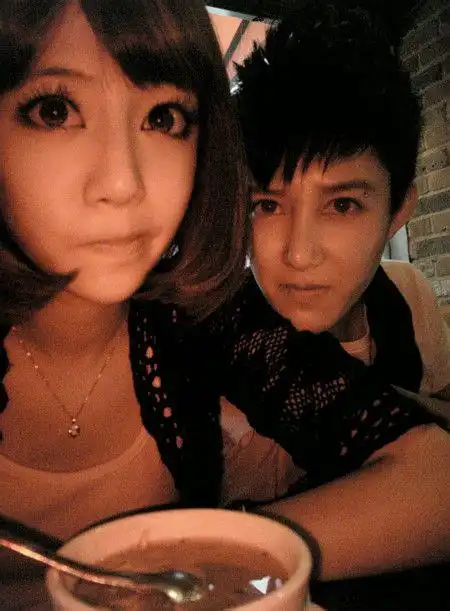 林弯弯整容对比照遭扒 林弯弯女朋友是谁个人资料背景详细介绍