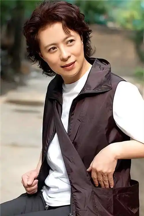 而刘佳也获得飞天奖最佳女主角奖和金鹰奖最佳女演员奖,成为观众心中