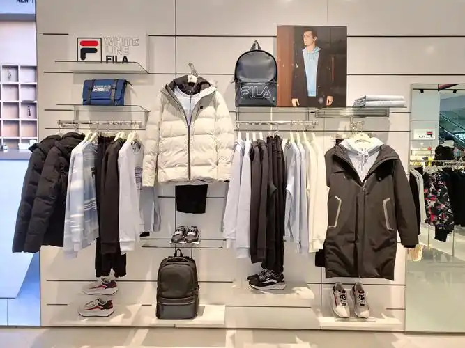 r118经开万达斐乐店12.10陈列分享