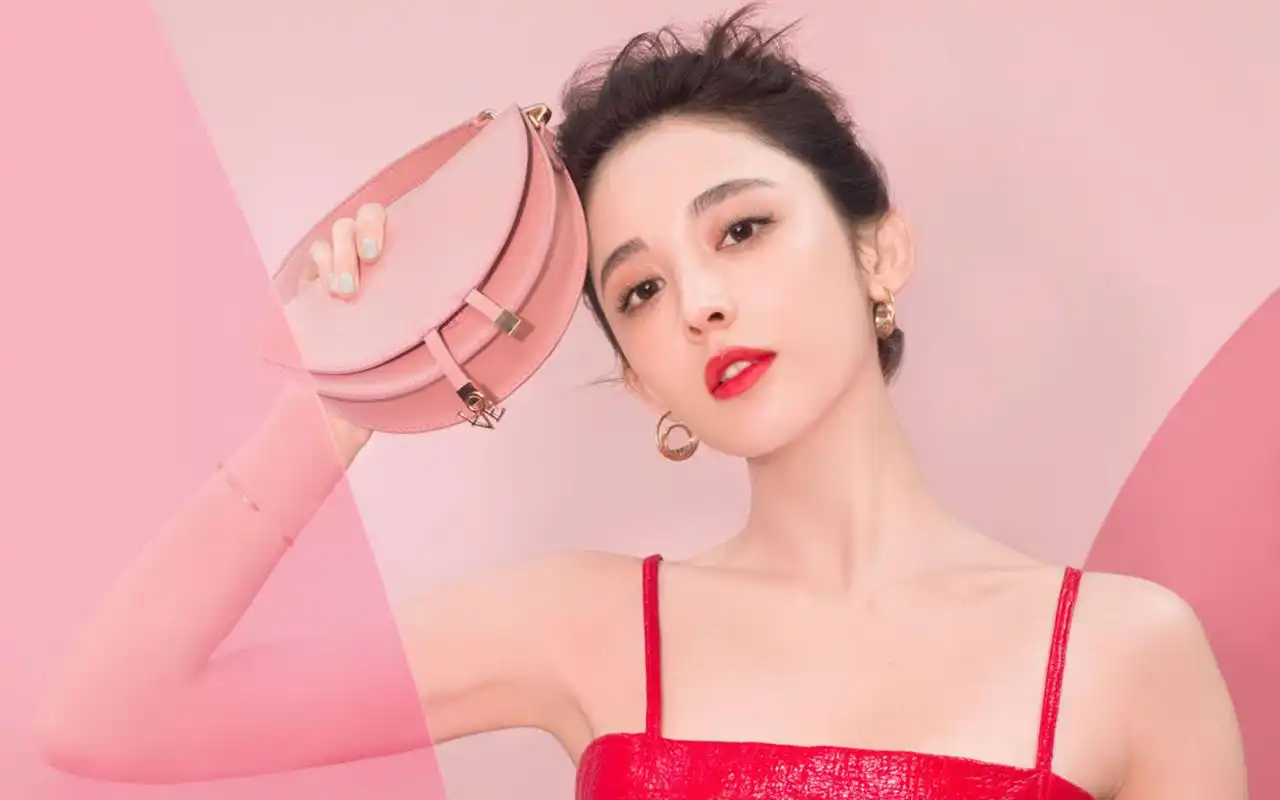 古力娜扎甜美优雅高清桌面壁纸