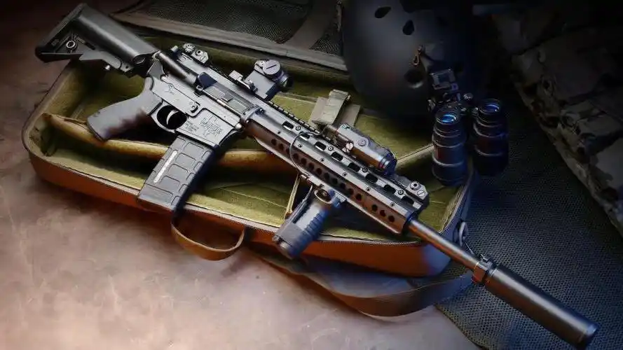 水鑫陪伴想画就画打卡蹈66期～ ——现代军事《武器篇》